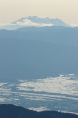 見下ろす御岳山