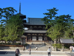 法隆寺　金堂前