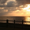 夕日を眺める日本海