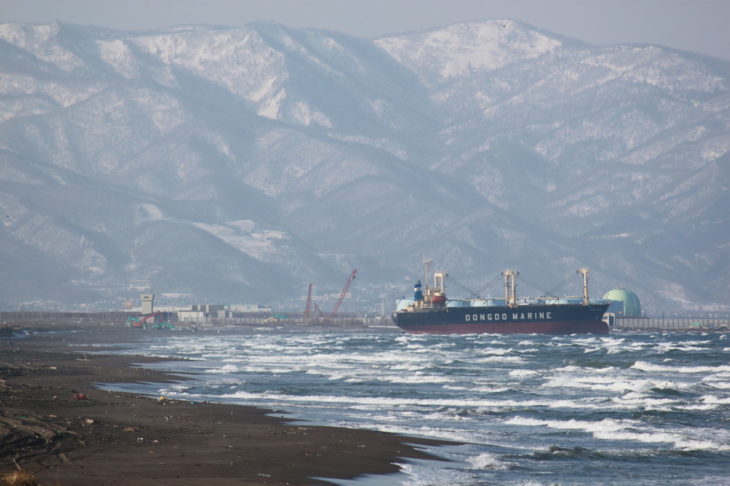 北海道石狩新港座礁船