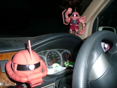 2体のシャアザク