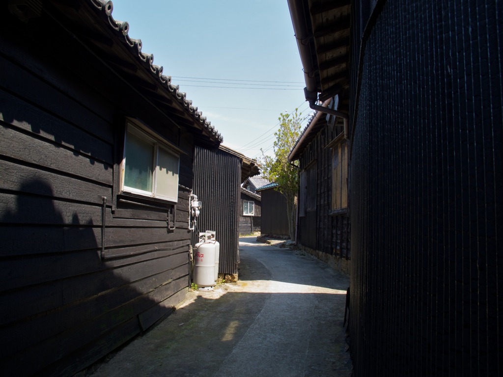 路地を抜けると