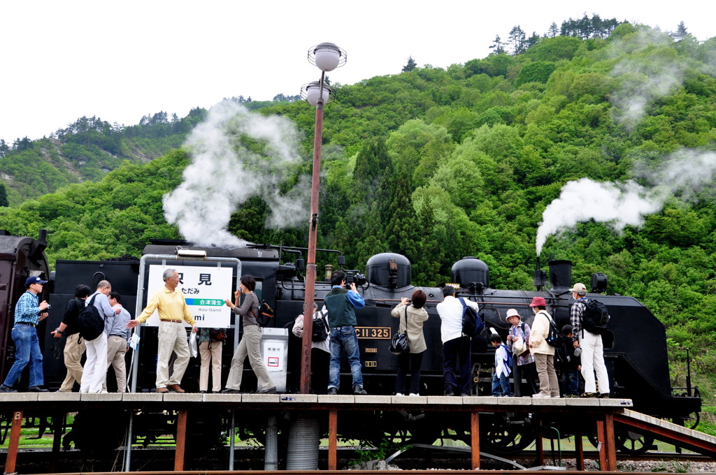 プラットホームのひと時