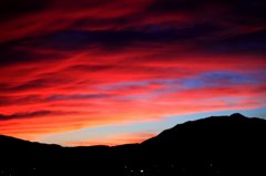 24日の夕方は赤かった