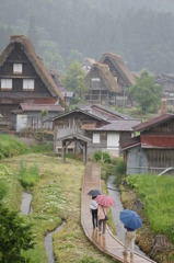 雨の白川郷2