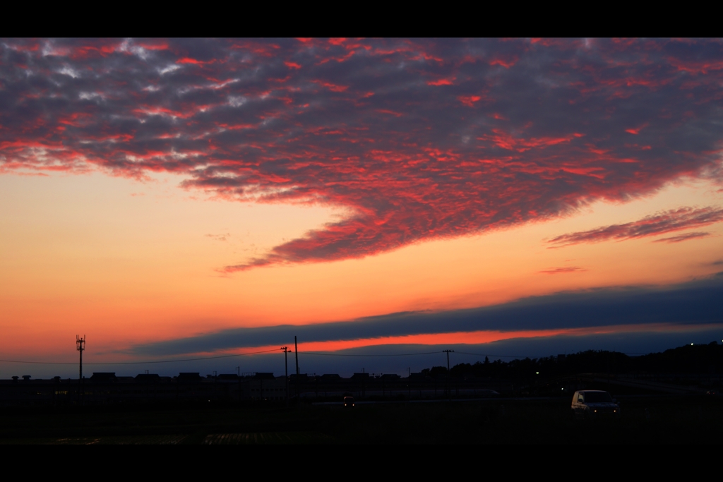 梅雨入り前の夕焼雲