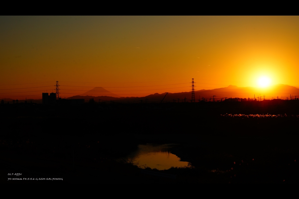 秋の夕日