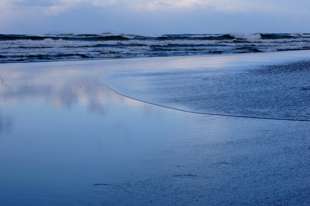 青の砂浜