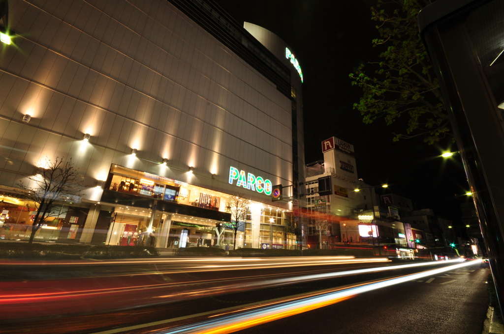 夜の大通り