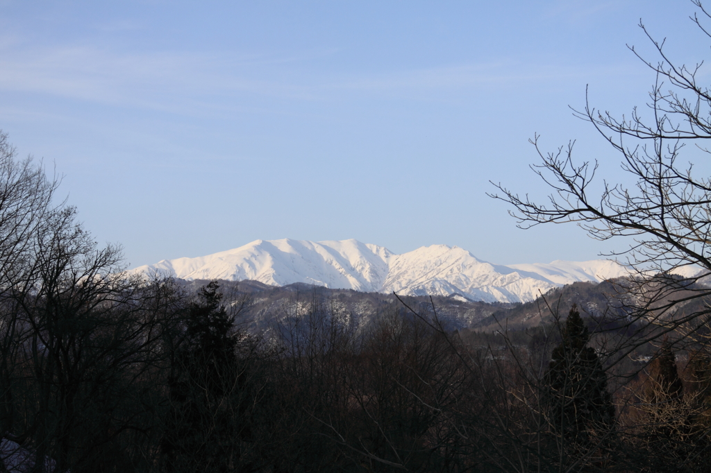 飯豊山残雪