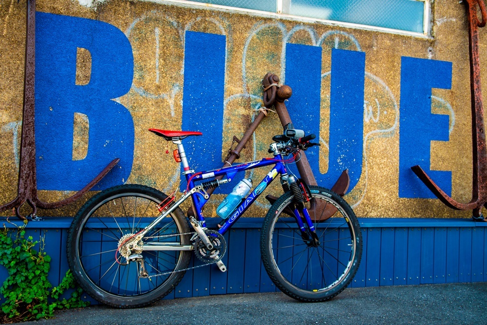 BLUE
