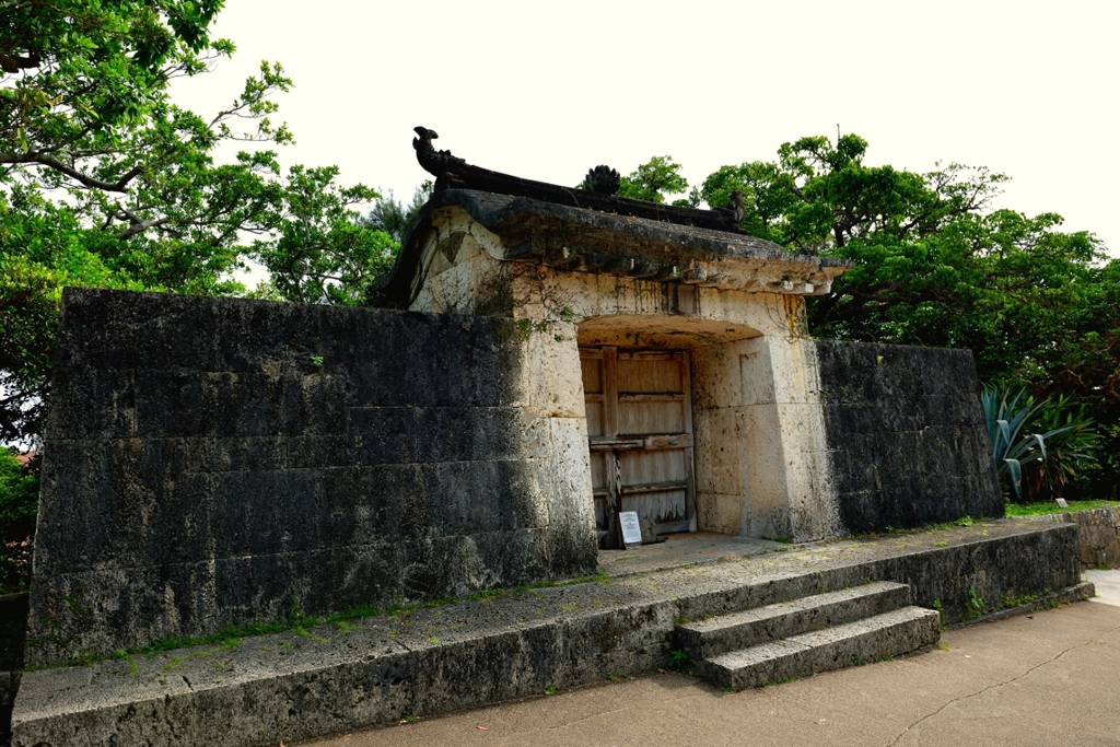 園比屋武御嶽