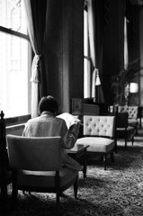 読める女の背中