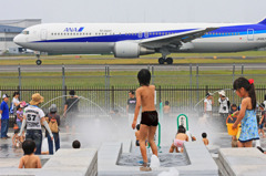 飛行機がおりてきたァ ～