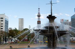 空と噴水と大通公園