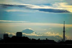 夏雲湧き上がる富士 01