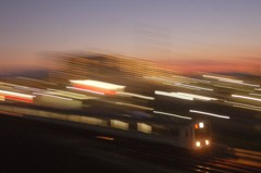 夕暮れの中央線を車庫へ急ぐ