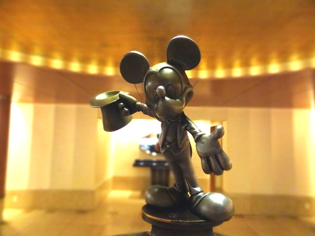 ディズニー、ミッキーお出迎え