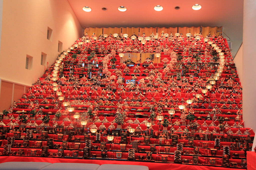 三十段飾り・千体の雛祭り１