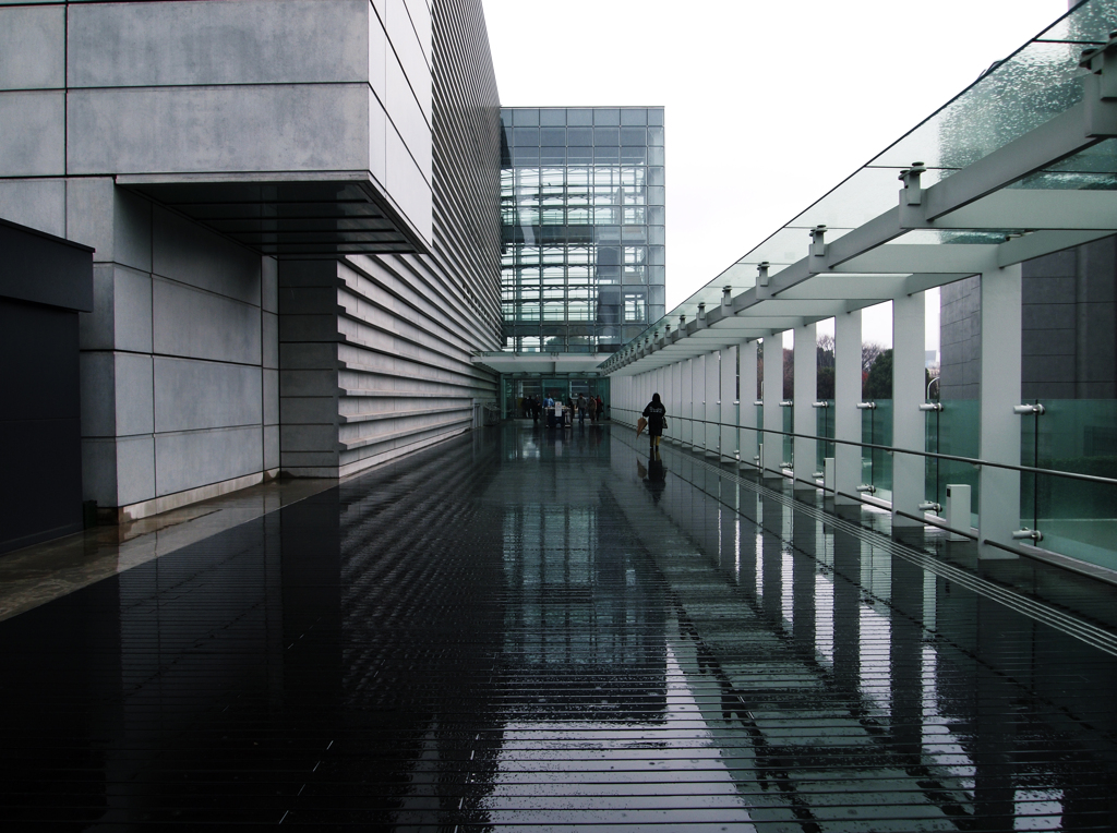 雨の美術館
