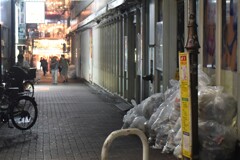 繁華街の路地