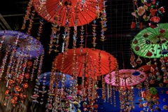 和傘と吊るし飾り