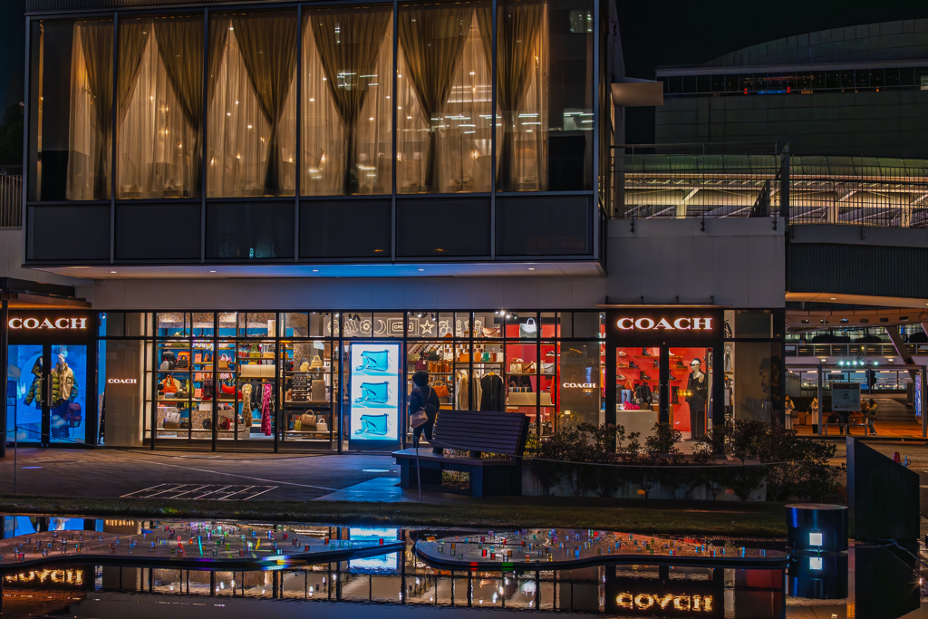 夜の帳が降りる頃