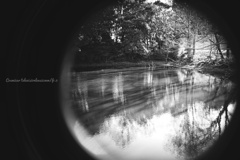 西の日差し、記憶に沈む…