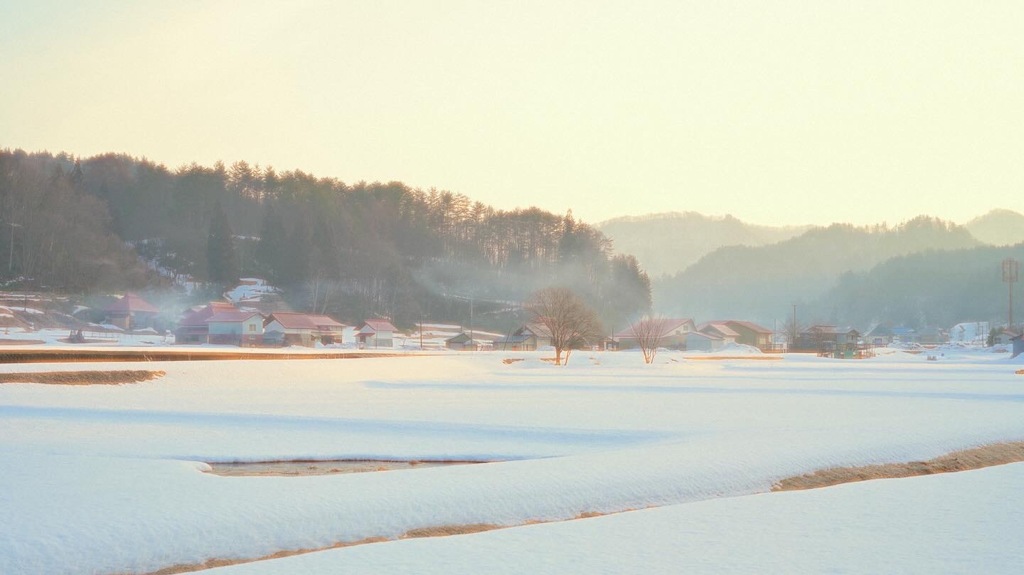 福島県昭和村　朝方の景色