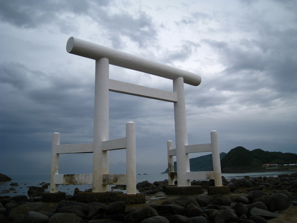 雄大な鳥居