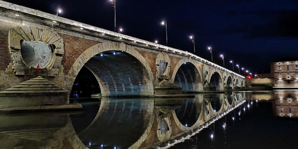 Pont Neuf Garonne in Toulouse, France