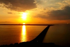 夕暮れ染る空港