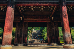 巨大な知恩院三門