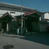 城下町跡を走る郵便屋さん