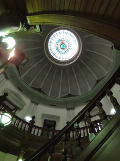 大阪府立中之島図書館