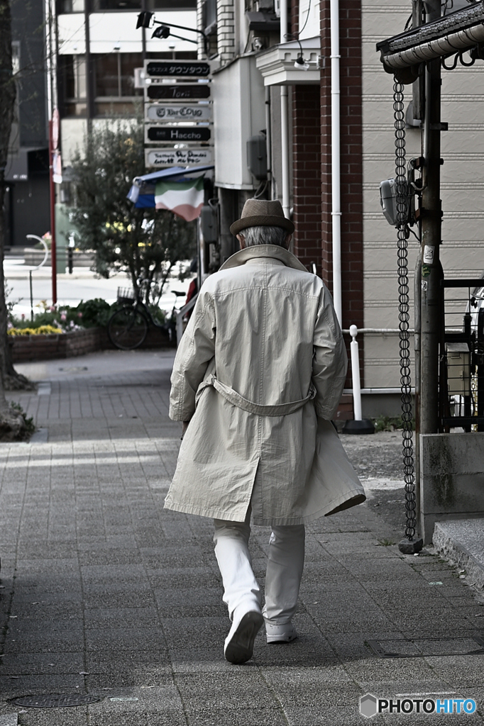 後ろ姿が語るもの