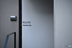 無機質な静けさ