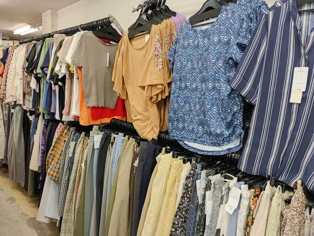 量販店の衣類売り場②