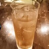 グラスに注いだジンジャーエール