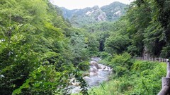 晩夏の昇仙峡の山河