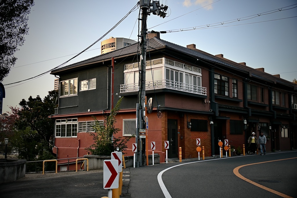 大河沿いのいい感じのアパートメント