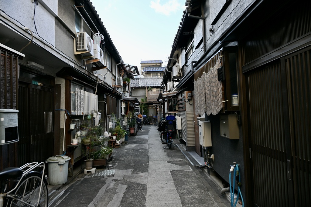 突き当たり、行き止まり、ご近所仲良く、、、