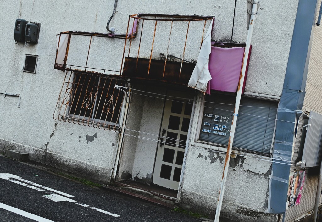 路地裏　廃墟