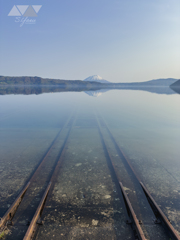 湖底線路がつなぐ羊蹄山