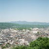 山々と街並み