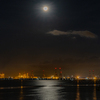 工場夜景と満月