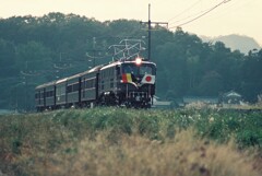 薄暮の両毛線をゆくお召列車