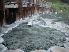 湯の湖の源泉かな？？