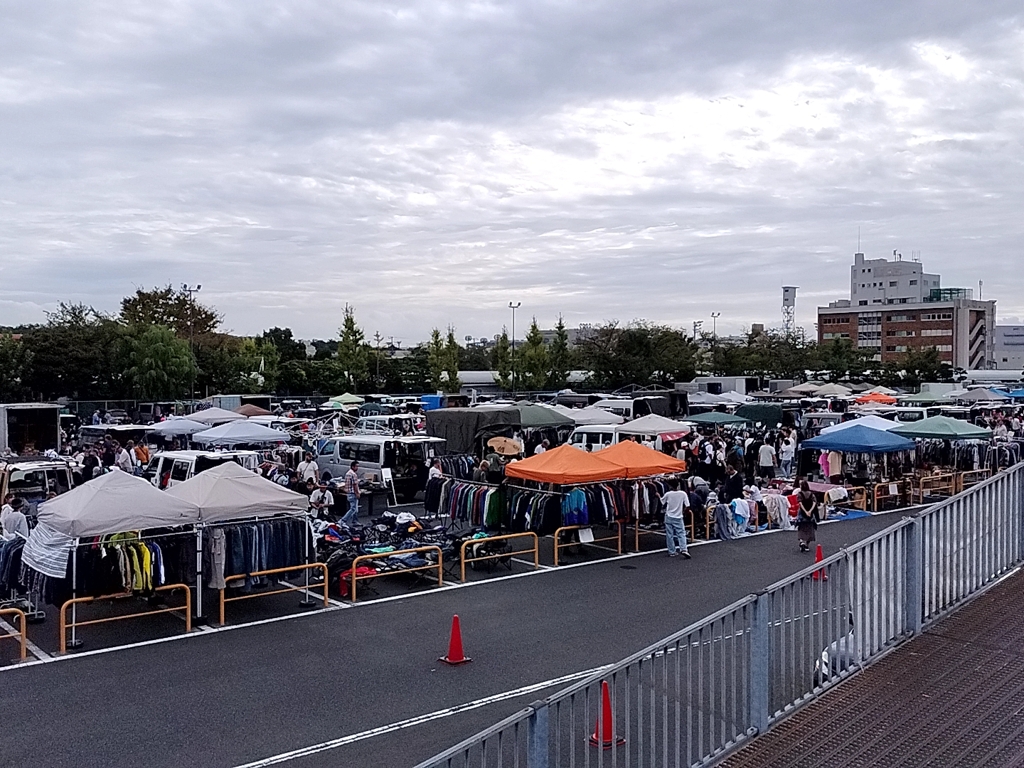 大井競馬場のフリマ