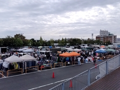 大井競馬場のフリマ